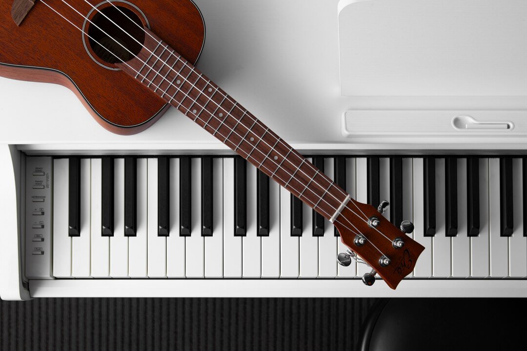 KEYBOARD/GUITAR
